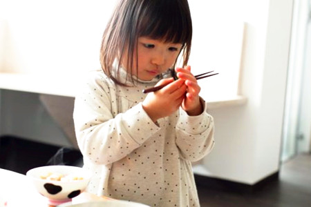 吃飯用什麼筷子最健康？