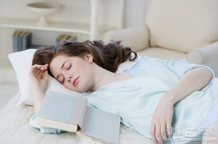 女人21個睡覺習慣加速衰老