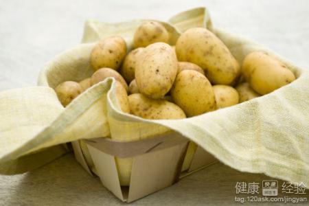 土豆塊越大越營養蒸著吃最理想