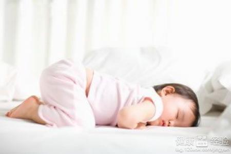 寶寶應該選擇怎樣的睡姿