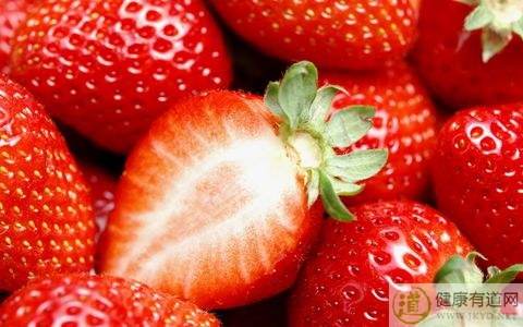 草莓不能和什麼一起吃_草莓和什麼相克