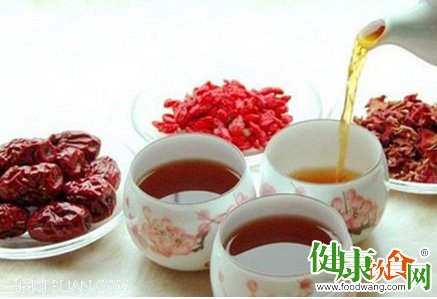 手腳冰冷怎麼辦?喝枸杞紅棗水吧