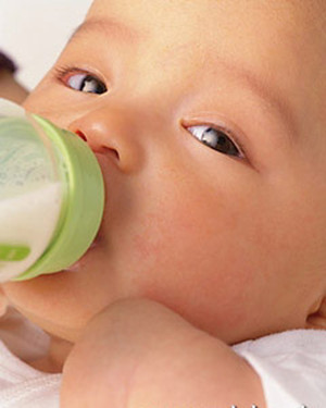 健康指南：2歲以下幼兒不宜擦酒精退燒